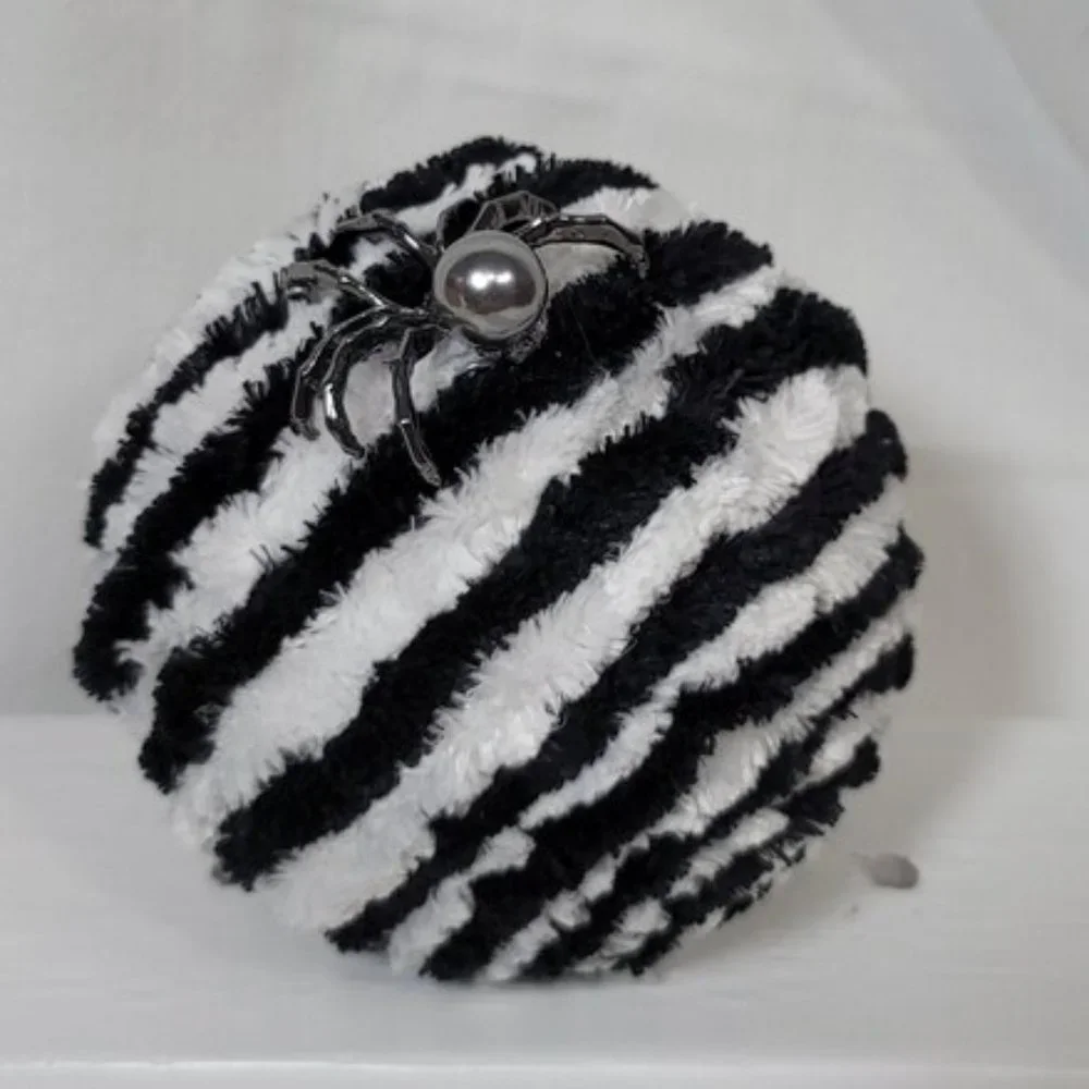 Decorative Yarn‎ Halloween Ball with Spider